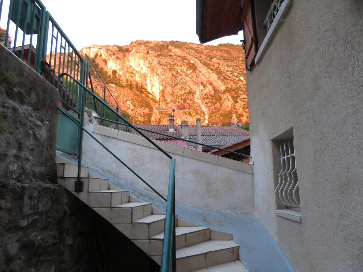 Appartement Au Bonheur Suspendu à Pont-en-Royans Extérieur photo